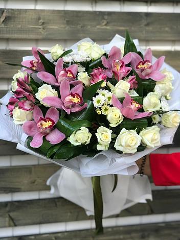 Букет цветов из: Розы и Хризантемы в Ленино Республика Крым