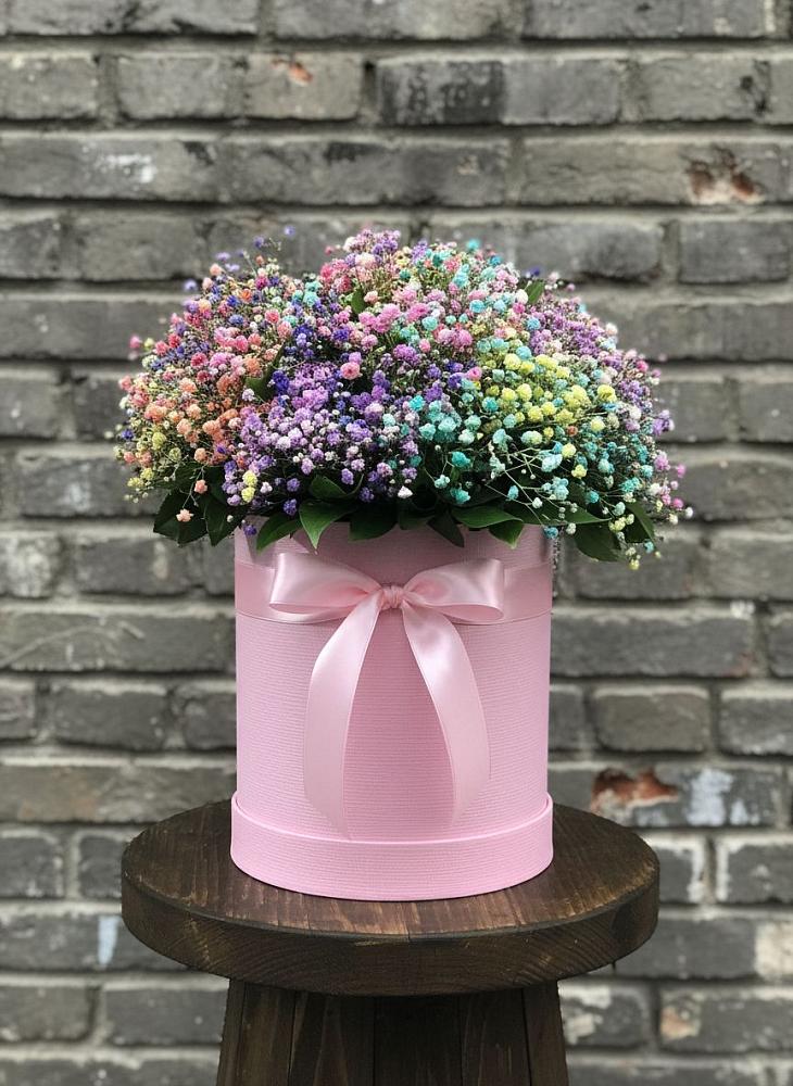 Цветочная композиция из Гипсофила и Розы в шляпной коробке в Ленино Республика Крым