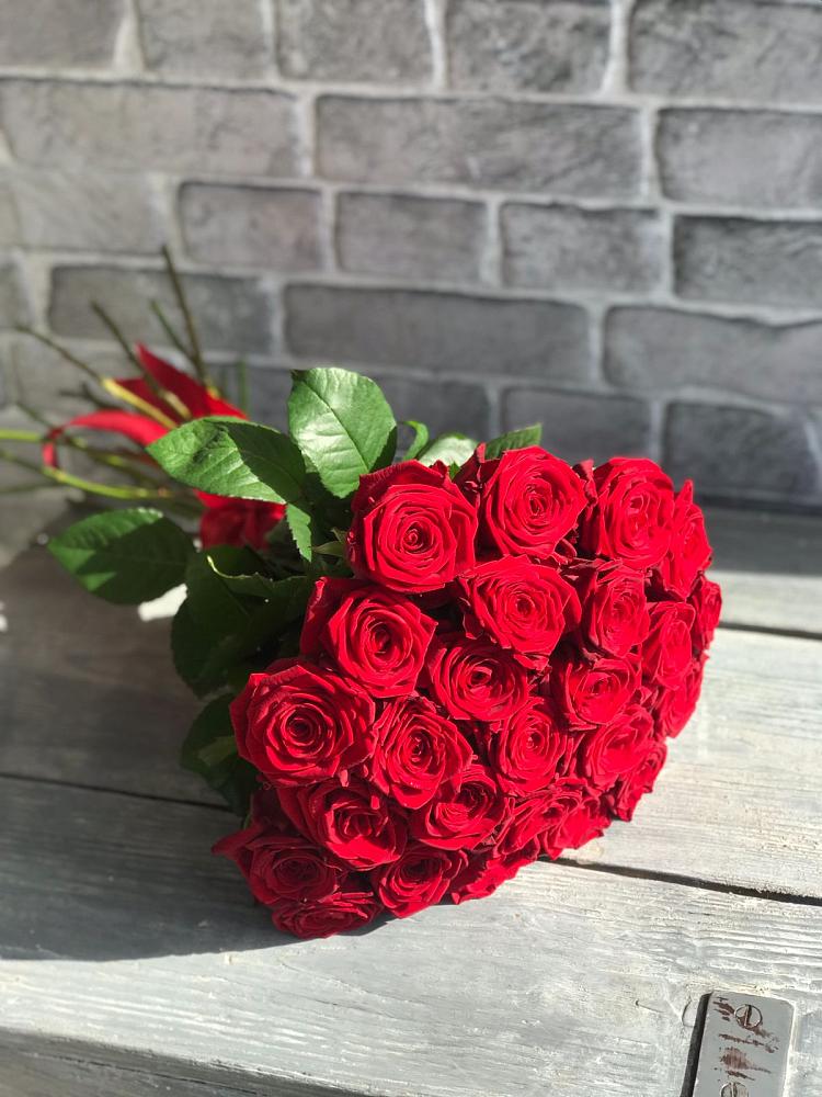 Букет Красные розы Фридом в Ленино Республика Крым