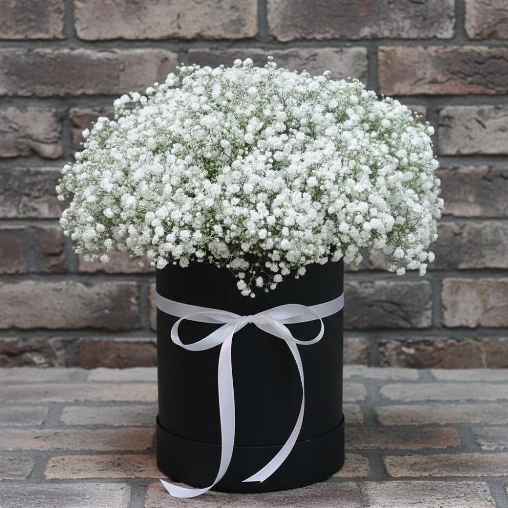 Цветочная композиция из Гипсофила в шляпной коробке в Ленино Республика Крым