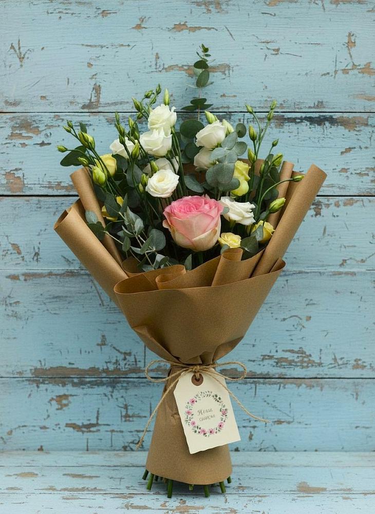 Букет цветов из: Розы и Лизиантусы в Ленино Республика Крым