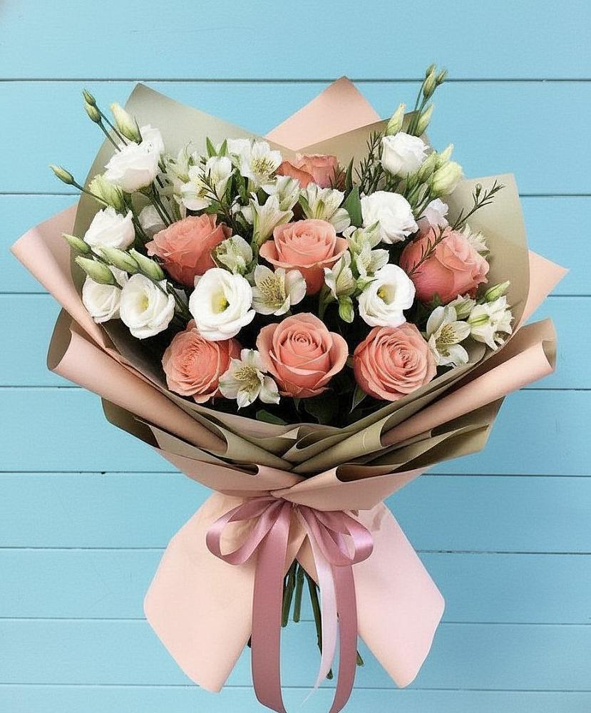 Букет цветов из: Розы, Альстромерии и Лизиантусы в Ленино Республика Крым