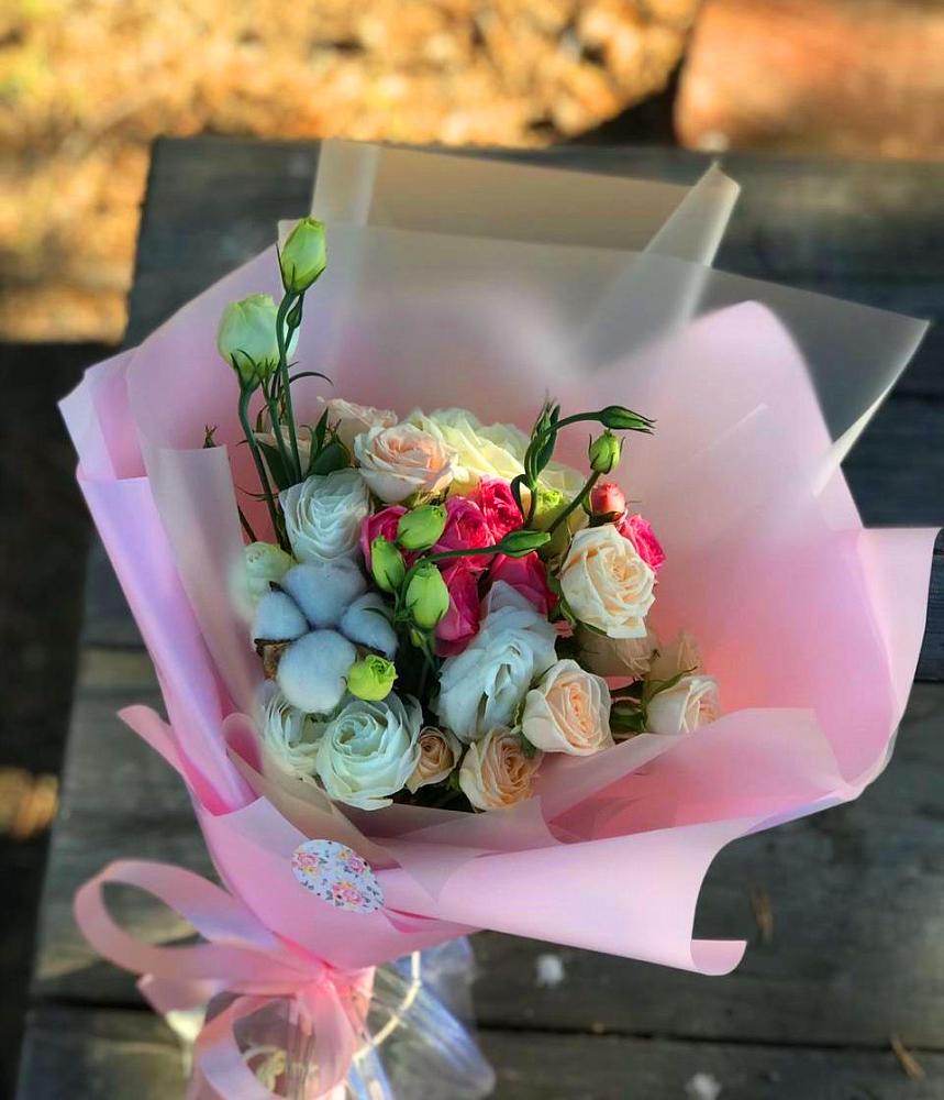 Букет цветов из: Розы и Лизиантусы в Ленино Республика Крым