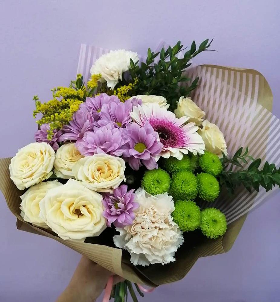 Букет цветов из: Хризантемы, Розы, Гвоздики и Герберы в Ленино Республика Крым