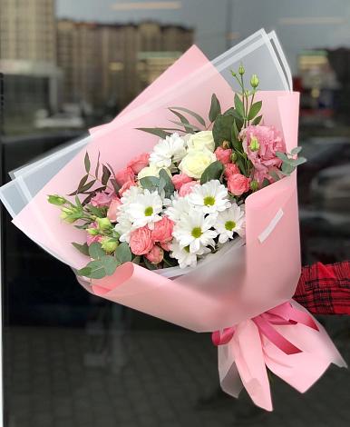 Букет цветов из: Розы, Лизиантусы и Хризантемы в Ленино Республика Крым