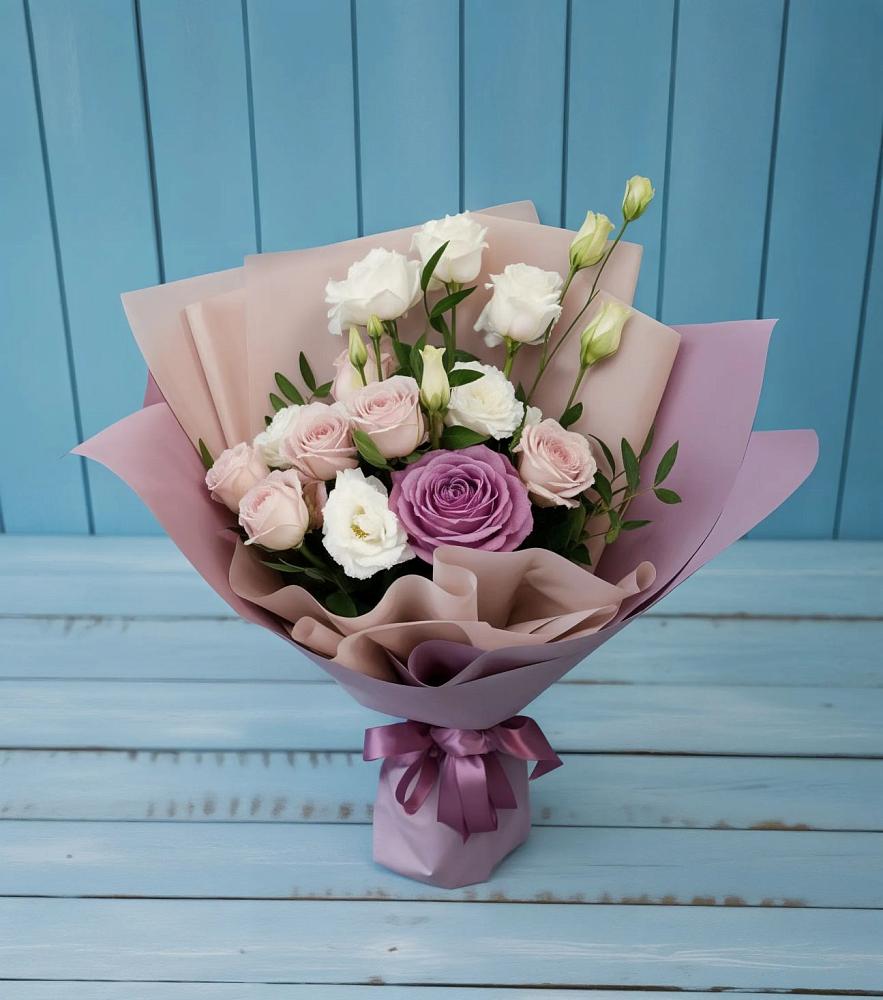 Букет цветов из: Розы и Лизиантусы в Ленино Республика Крым